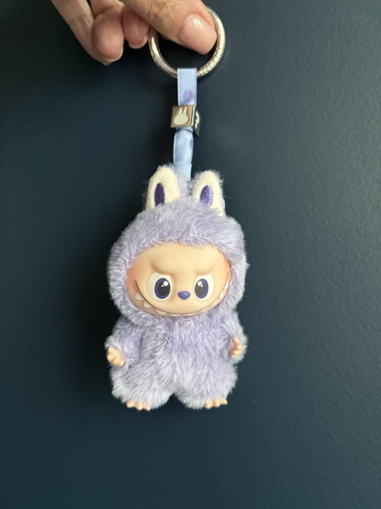 Müşteri fotoğrafı: Pop Mart Labubu The Monsters Pin for Love Series Vinyl Plush Pendant (A-M) Single Blind Box