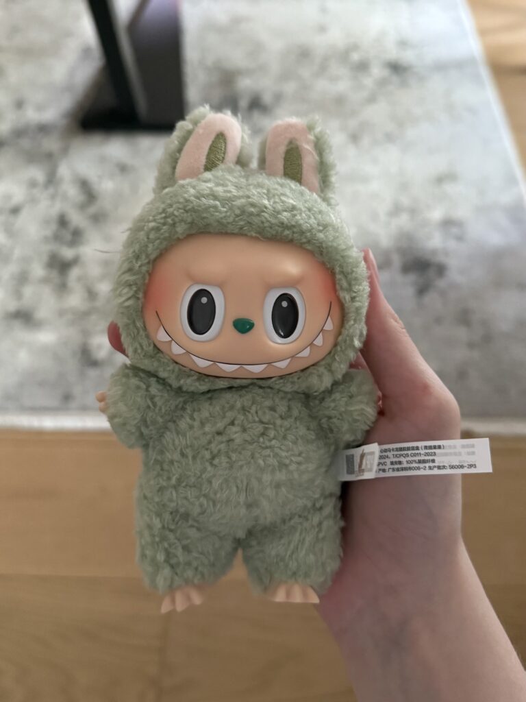 Müşteri fotoğrafı: Pop Mart Labubu The Monsters Tasty Macarons Vinyl Plush Pendant Single Blind Box