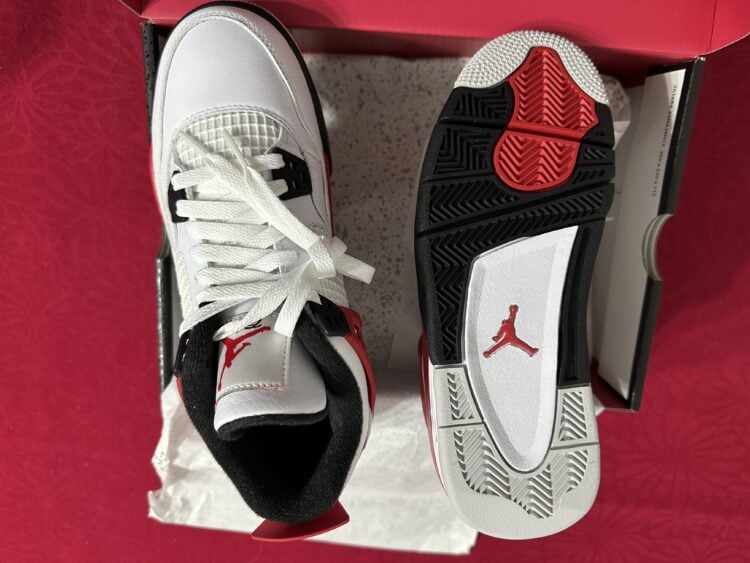 Müşteri fotoğrafı: Nike Air Jordan 4 Retro Red Cement (GS)