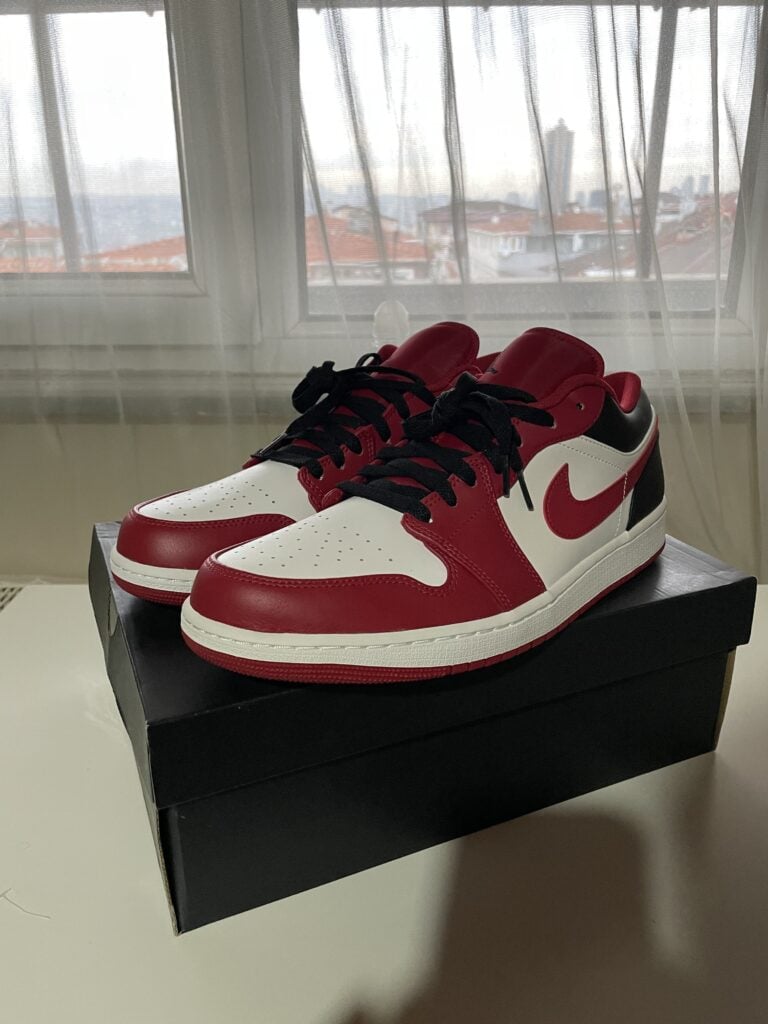 Müşteri fotoğrafı: Nike Air Jordan 1 Low Bulls
