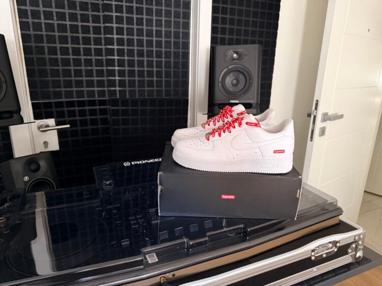 Müşteri fotoğrafı — Nike Air Force 1 Low Supreme White