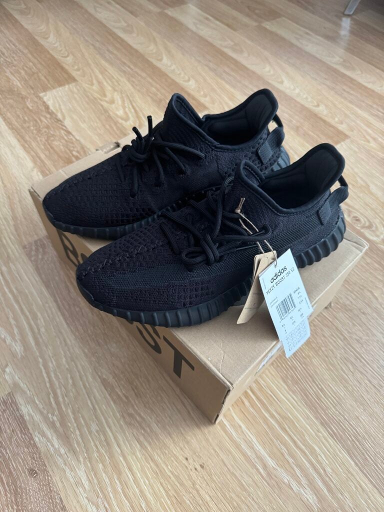 Müşteri fotoğrafı — adidas Yeezy Boost 350 V2 Onyx