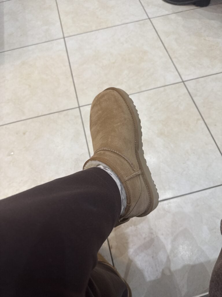 Müşteri fotoğrafı: UGG Classic Ultra Mini Boot Chestnut (W)