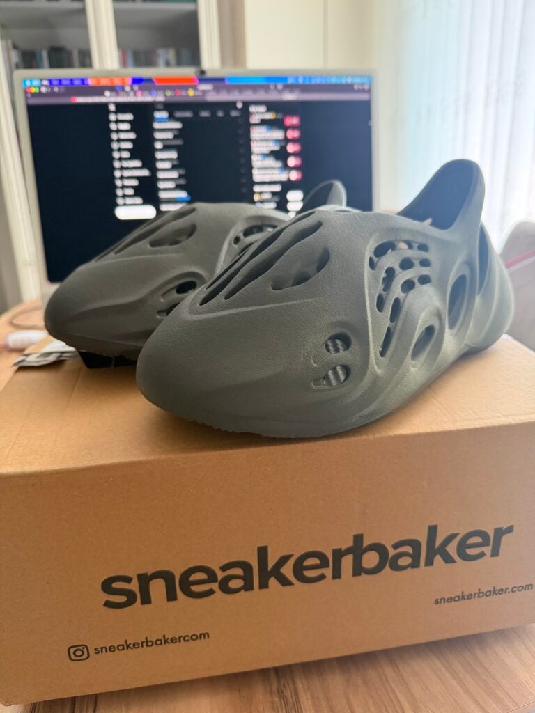 Müşteri fotoğrafı: adidas Yeezy Foam RNR Carbon